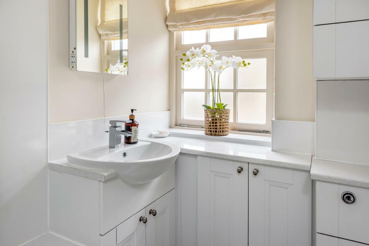 The Old Smithy Loft Apartment Bath Luaran gambar