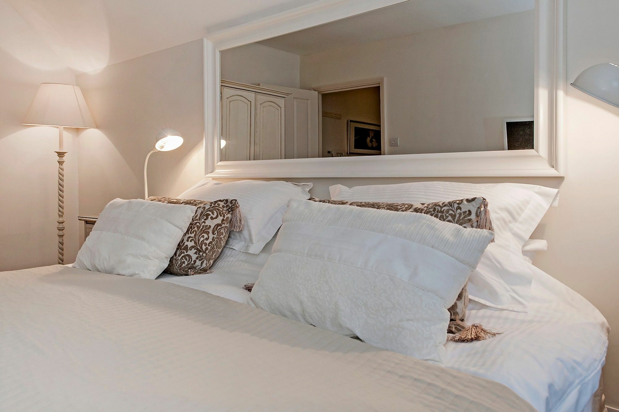 The Old Smithy Loft Apartment Bath Luaran gambar
